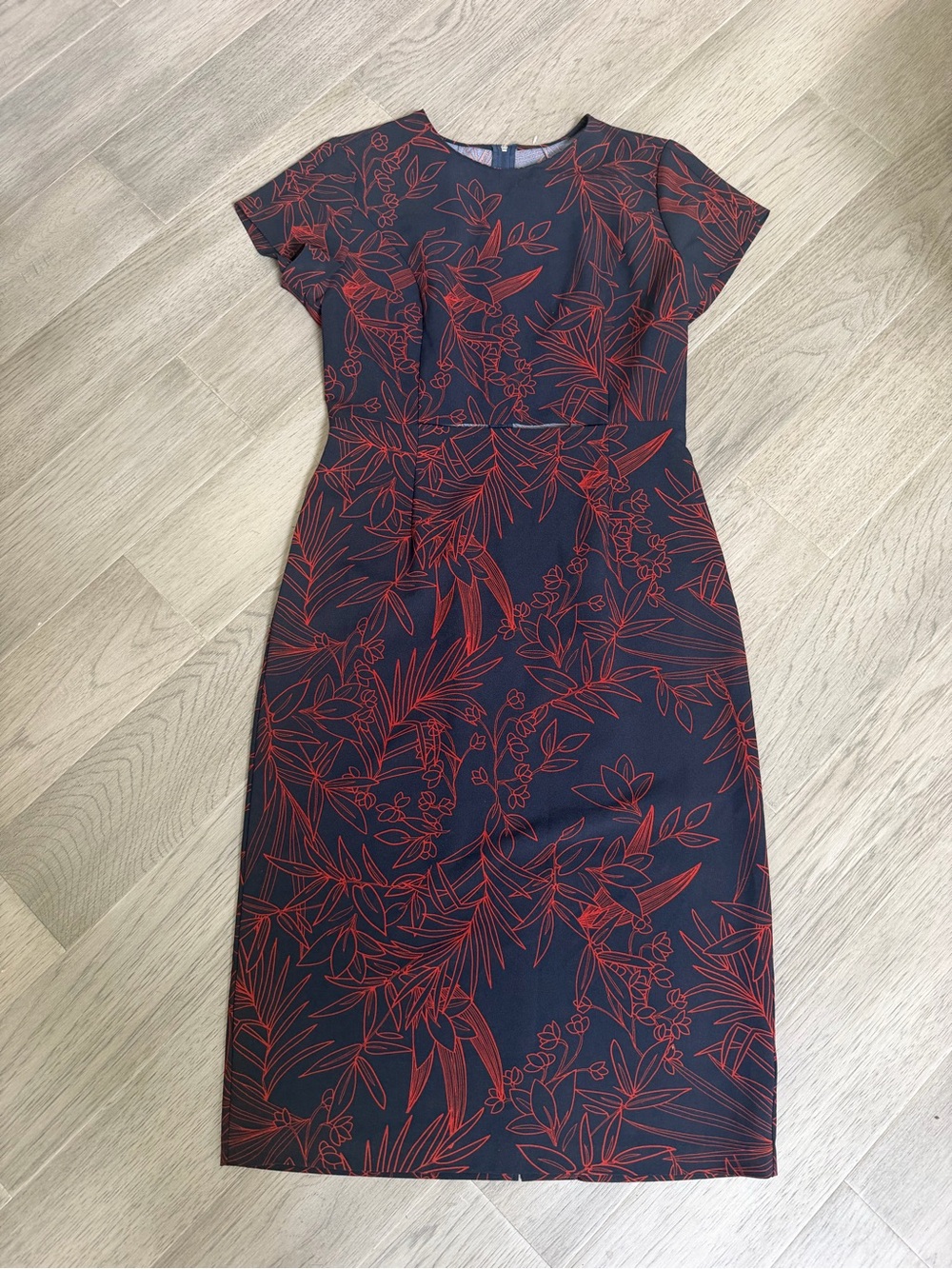 Aritzia Babaton Prosper Dress Navy Red Floral Cutout Size 8